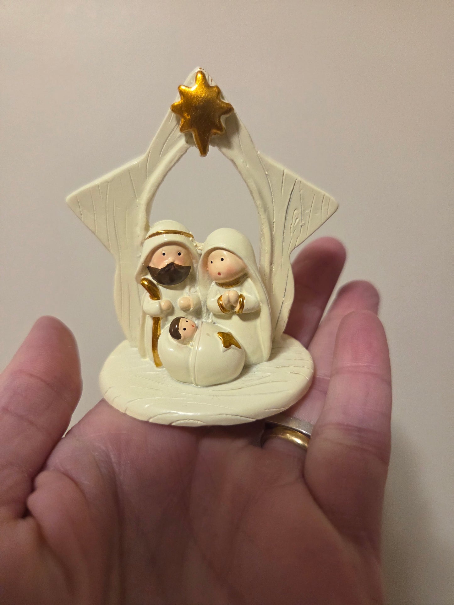 Wooden star Nativity scene